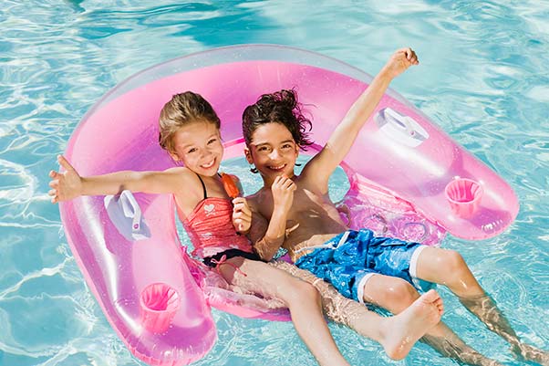 18 Tips for Organizing Beach & Pool Gear