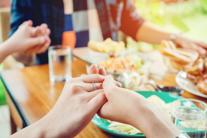 10 Thanksgiving Traditions to Keep Alive