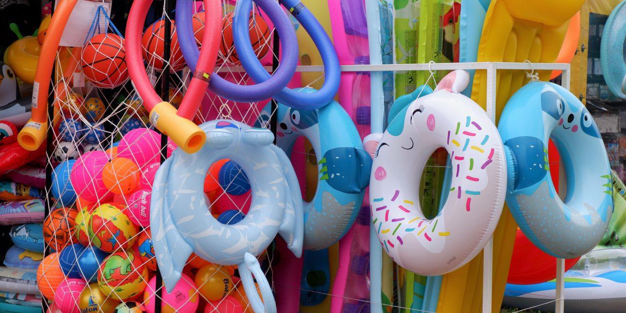 Tips for Beach Gear & Pool Toy Storage