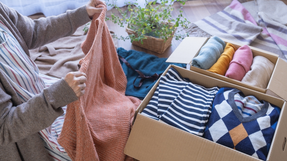 packing seasonal clothes