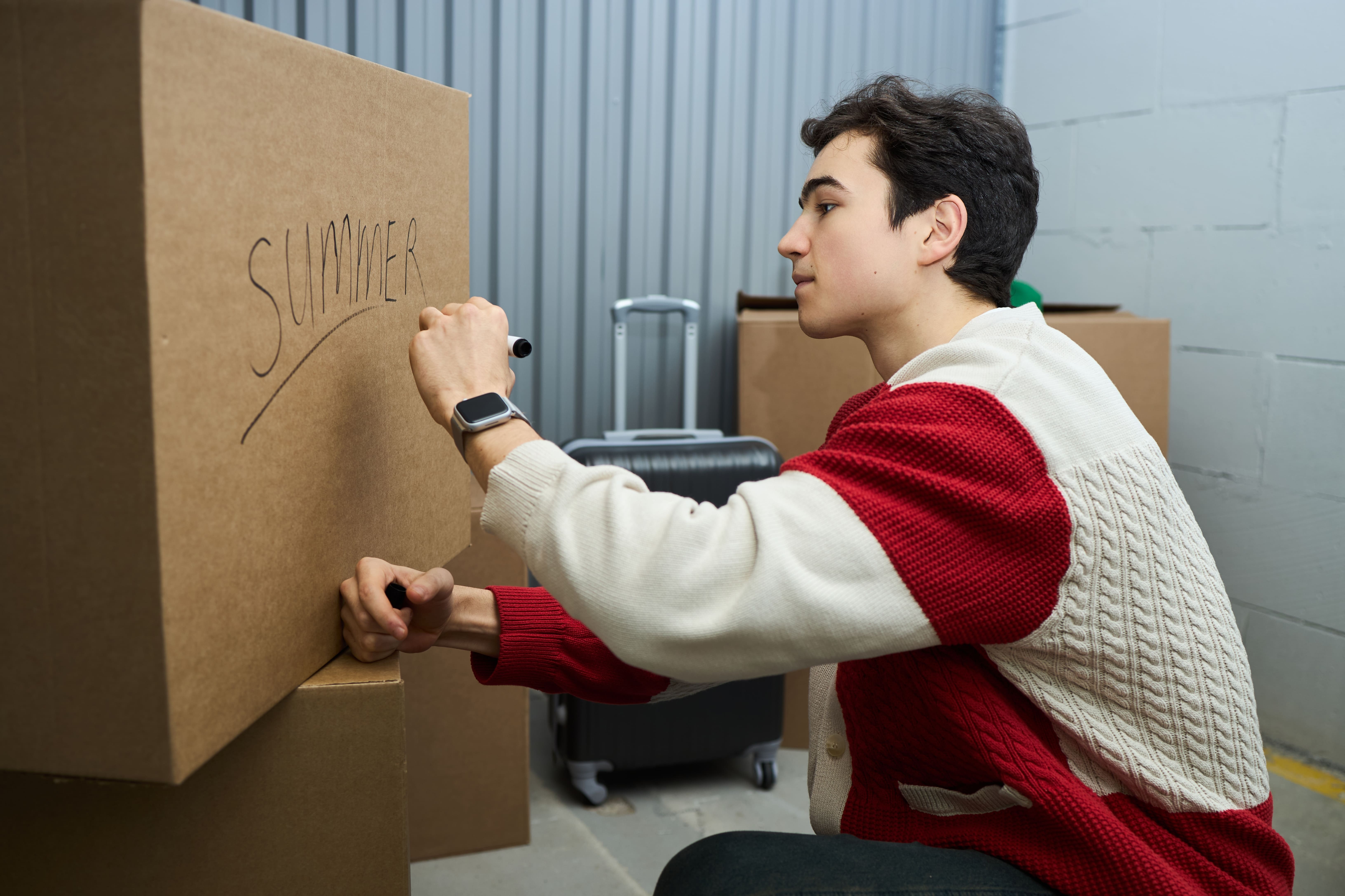 How to Pack and Organize a Storage Unit to Maximize Space