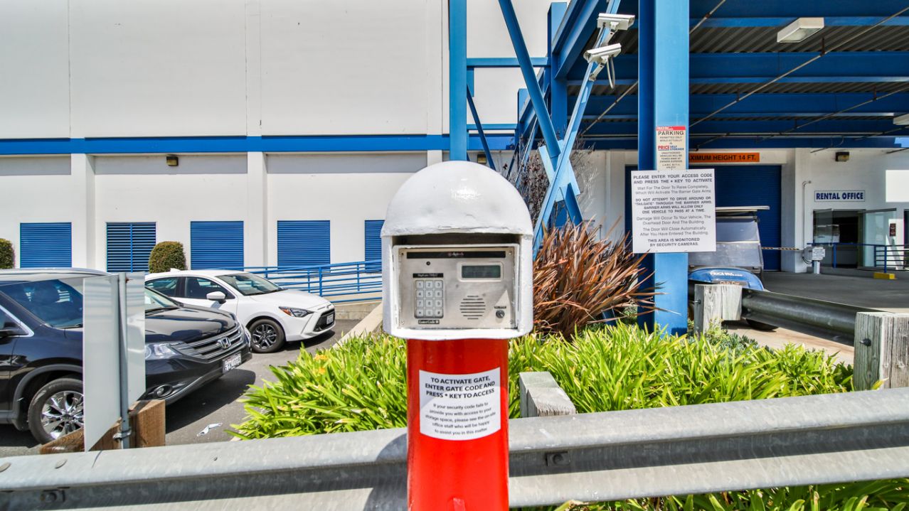 Price Self Storage West Los Angeles La Brea Avenue keypad access