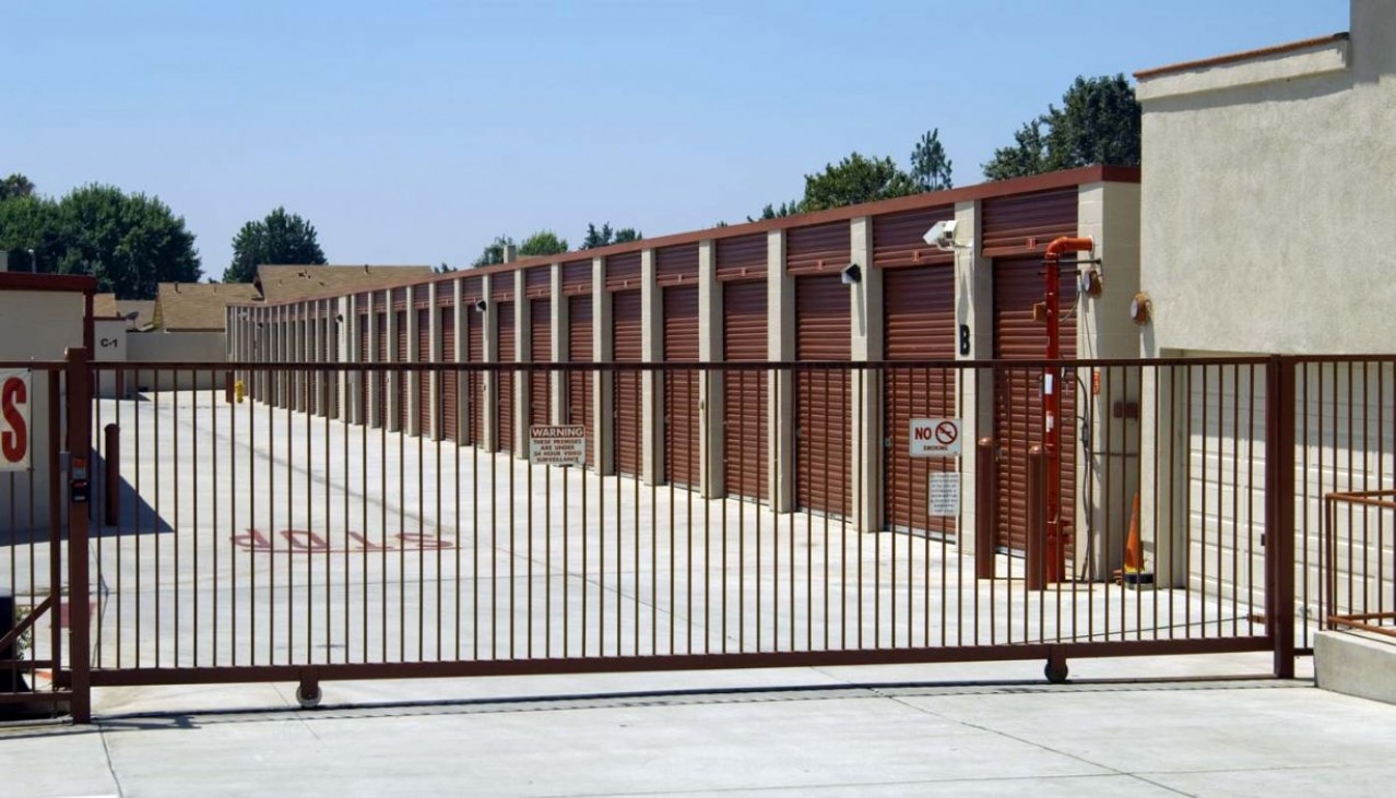 Computerized access entrance gate