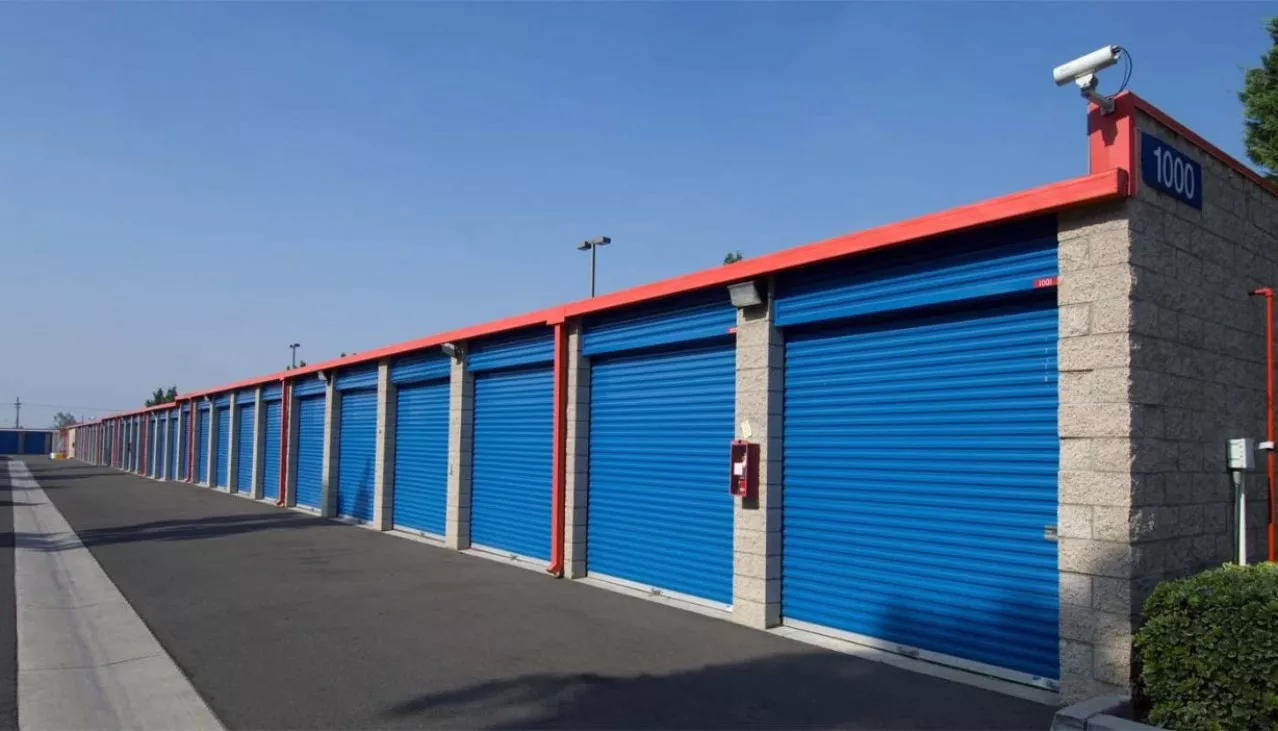 Price Self Storage Azusa drive up units