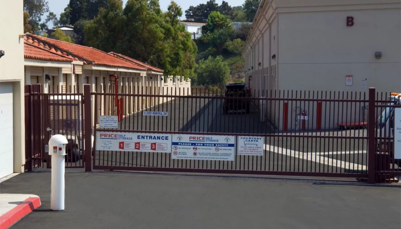Self storage entrance gate
