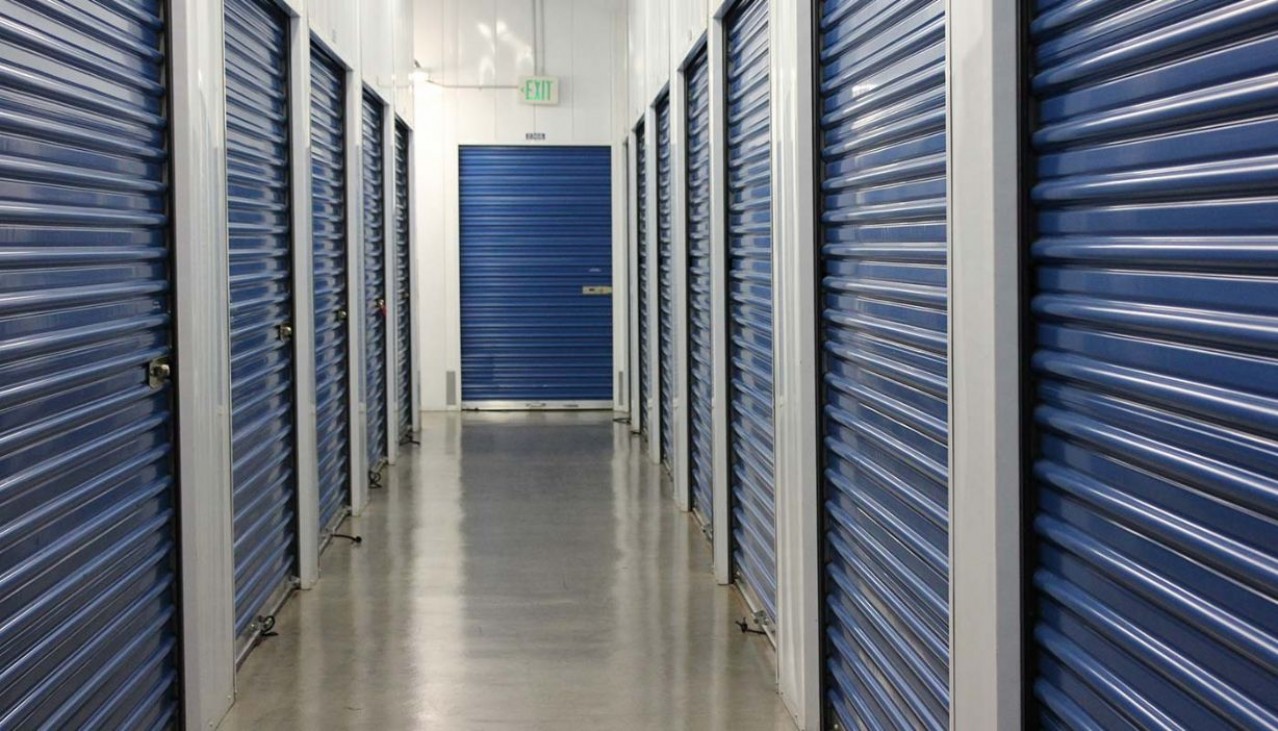 Price Self Storage Walnut Creek drive up access storage units with roll up doors